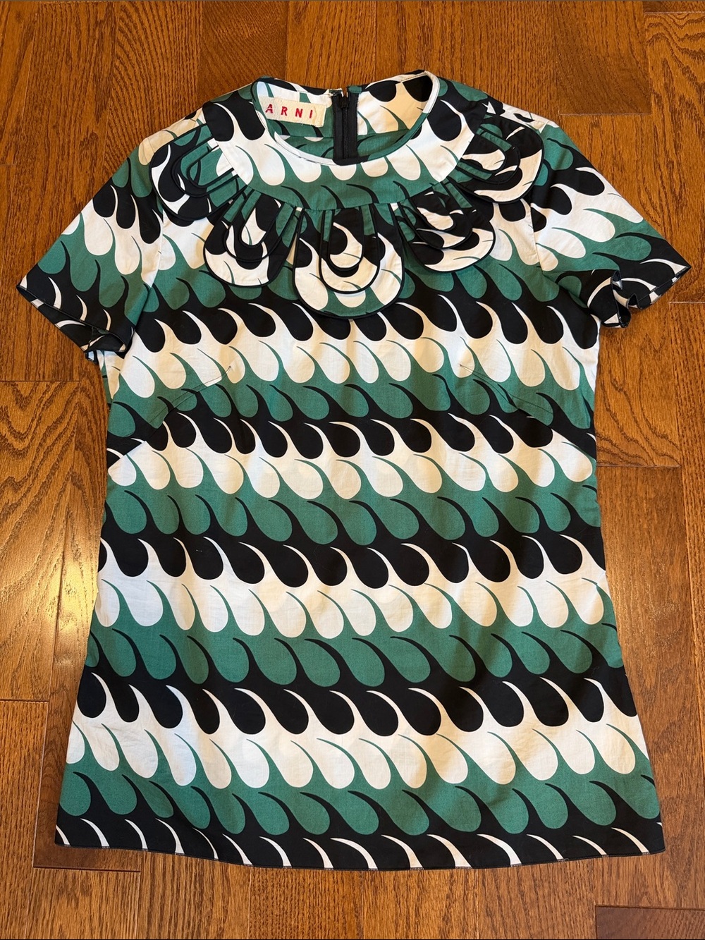 Marni Green Black White Graphic Wave-Print Short Sleeve Top